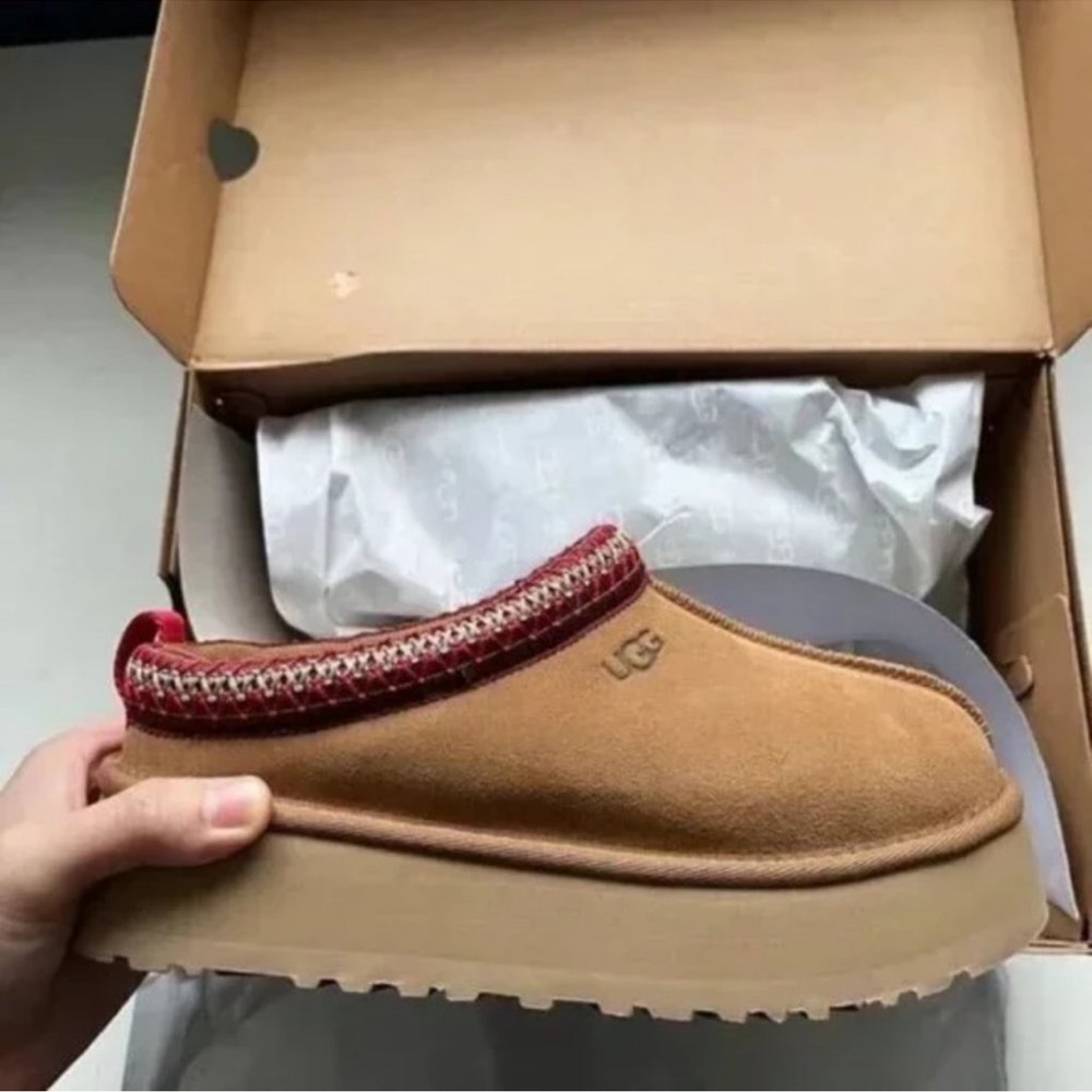 Ugg Tasman Platform size 7.